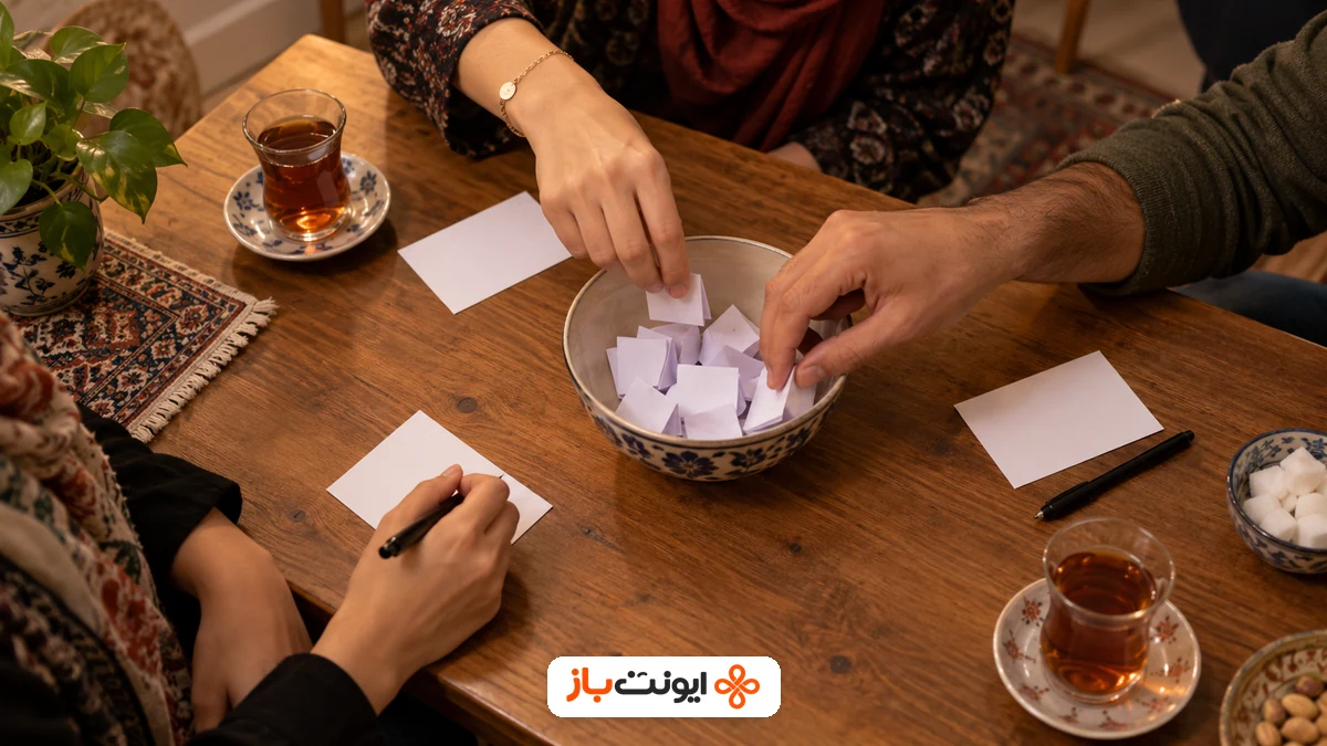 تصویر ساخته‌شده با هوش مصنوعی از آماده‌سازی نسخهٔ کاغذی بازی با کاغذهای تاخورده، خودکار و چای